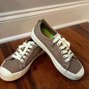 Womens Cariuma Canvas Shoes